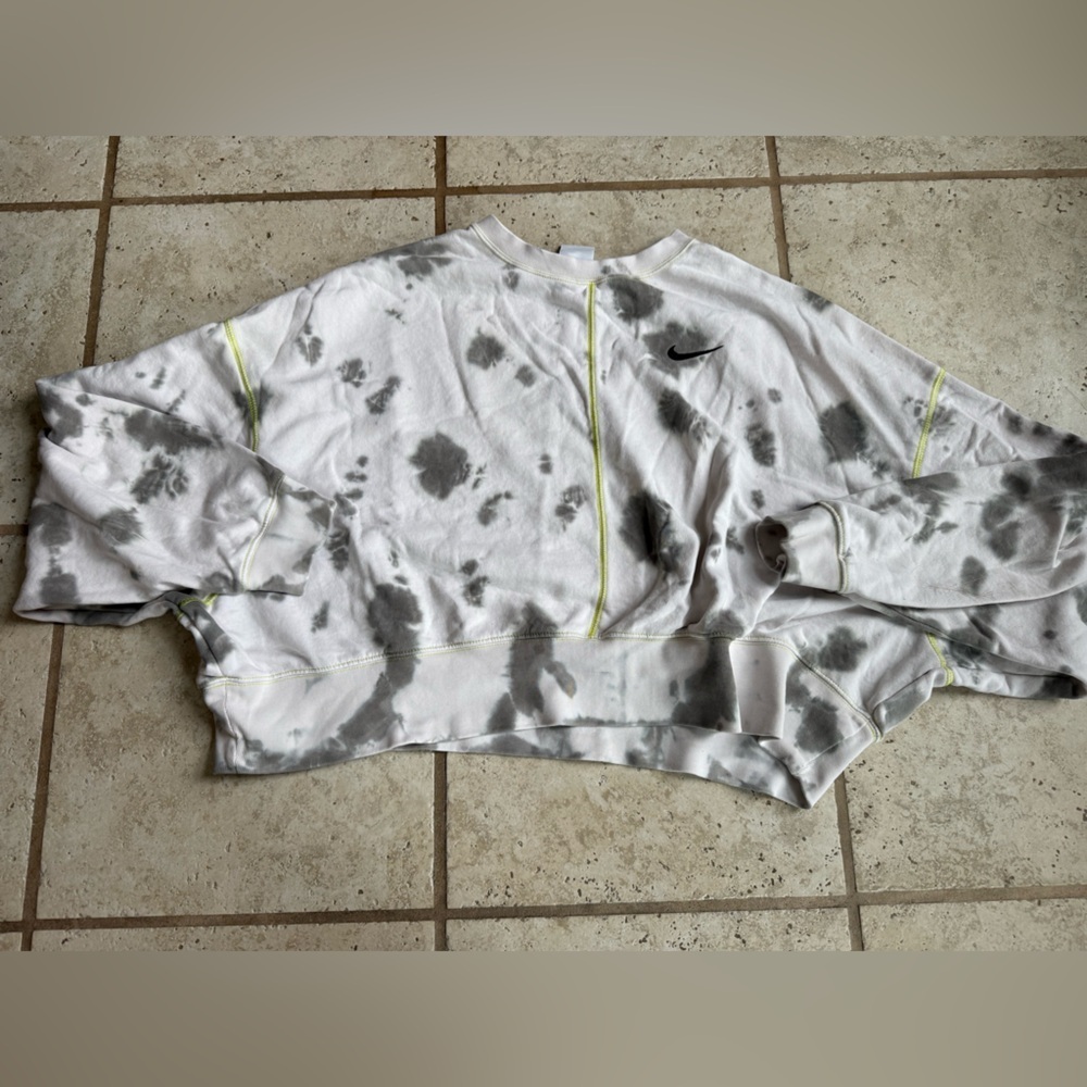 Tie dye oversized Nike crop size M